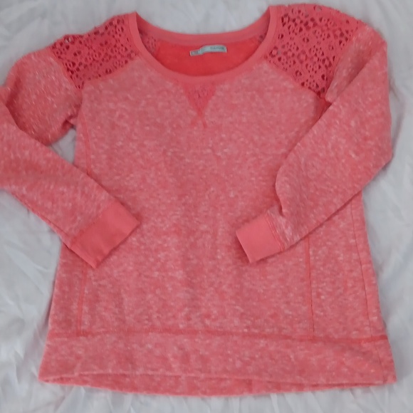 Pull over semi sweatshirt/top. - Picture 2 of 6